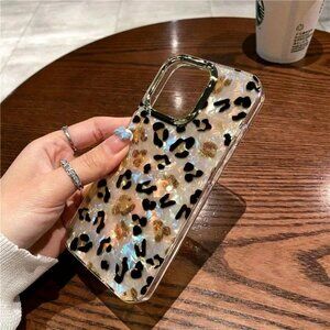 Apple iPhone 16 Pro/Max Shiny Leopard Shell phone case